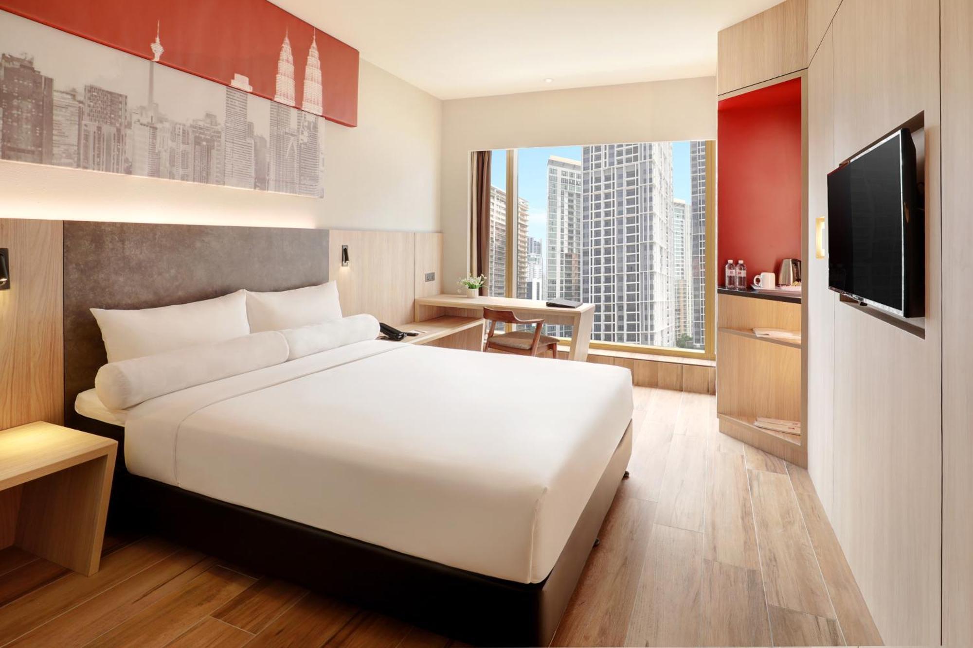 Standard Room 1 Queen Bed